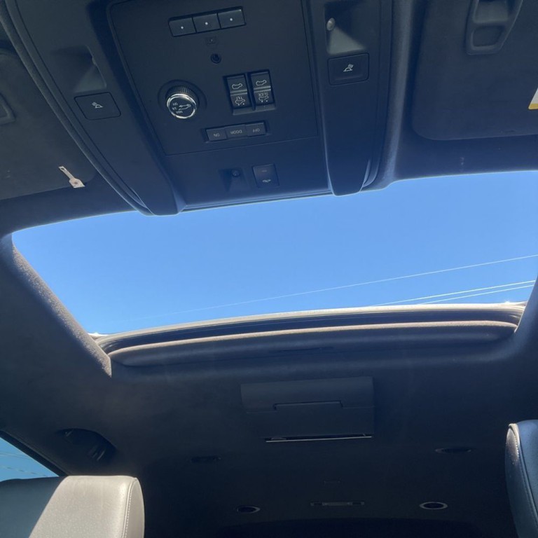 2018 Cadillac Escalade Image 14