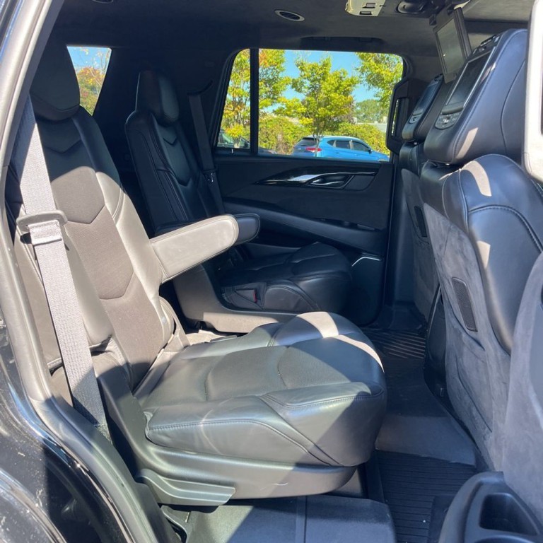 2018 Cadillac Escalade Image 16