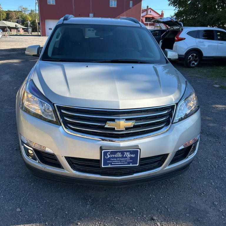 2017 Chevrolet Traverse Image 2