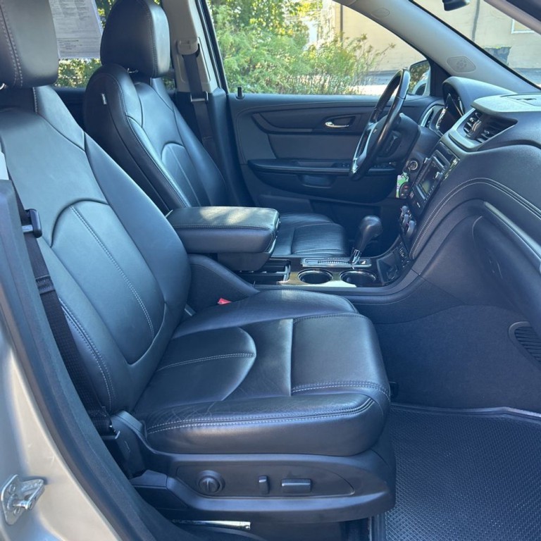 2017 Chevrolet Traverse Image 9