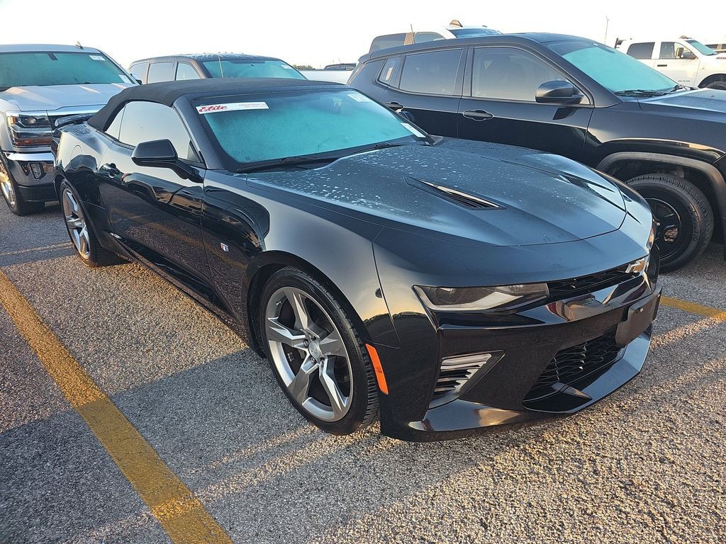 2017 Chevrolet Camaro Image 1