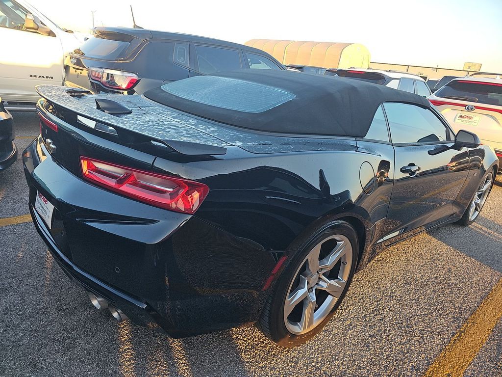 2017 Chevrolet Camaro Image 4