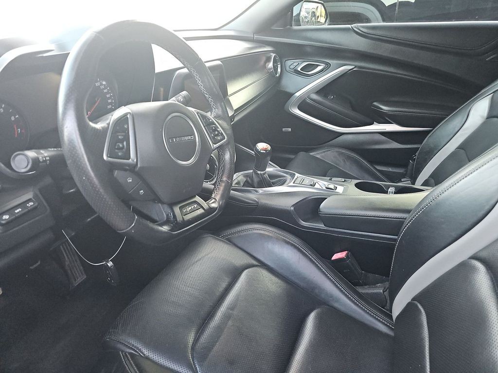 2017 Chevrolet Camaro Image 7