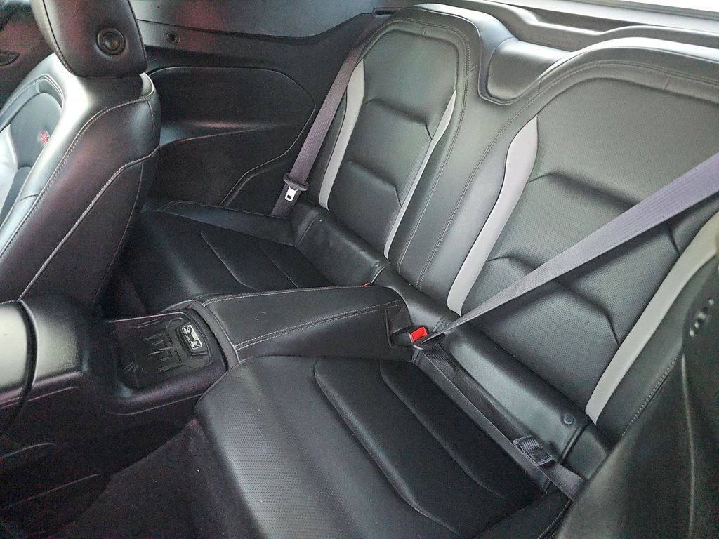 2017 Chevrolet Camaro Image 11
