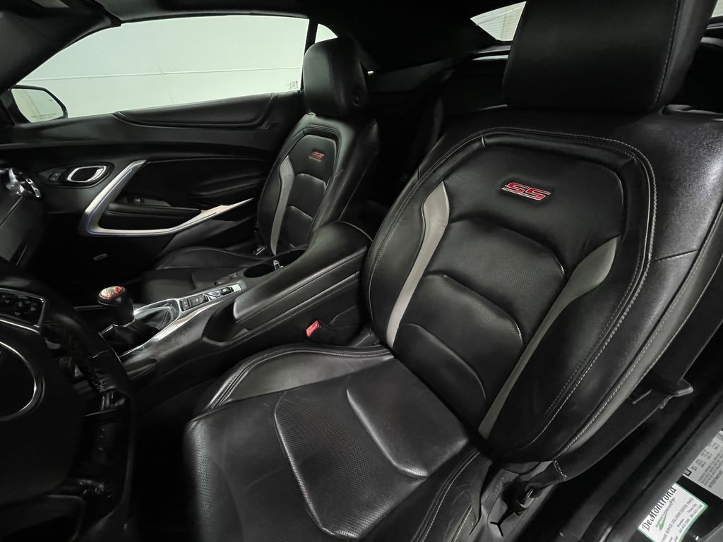 2017 Chevrolet Camaro Image 14