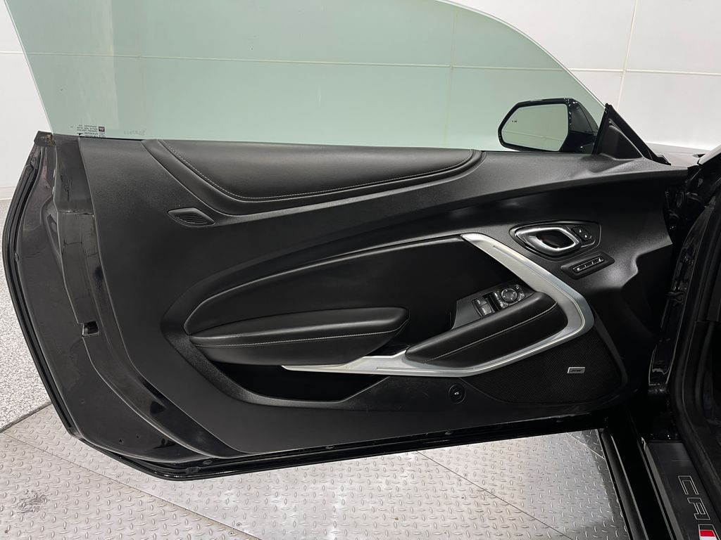 2017 Chevrolet Camaro Image 15
