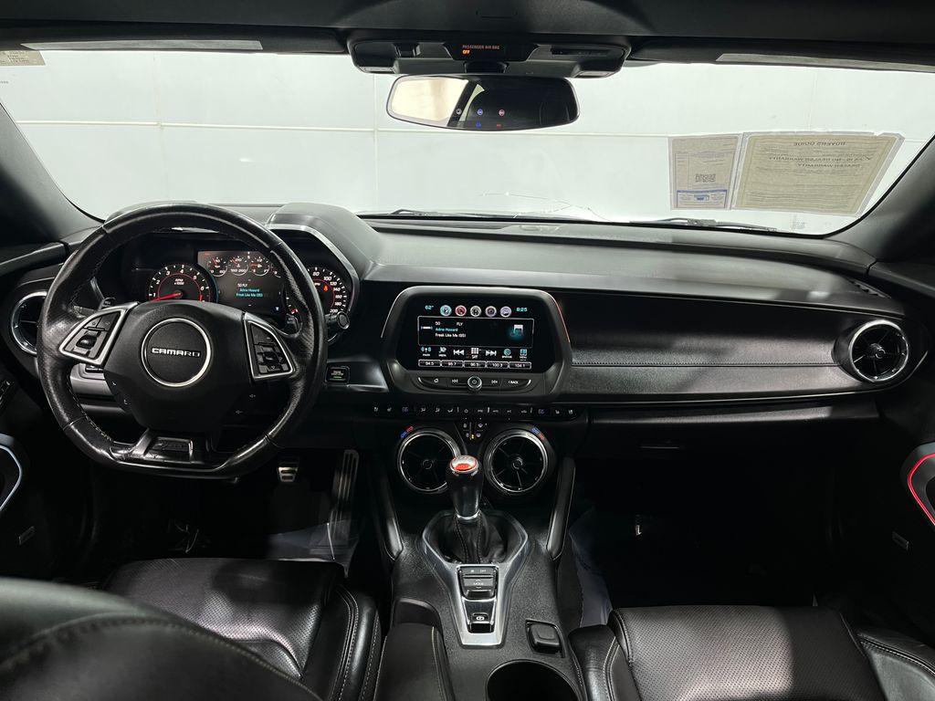 2017 Chevrolet Camaro Image 19