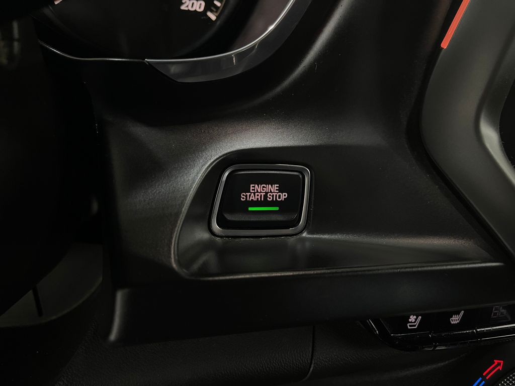 2017 Chevrolet Camaro Image 21