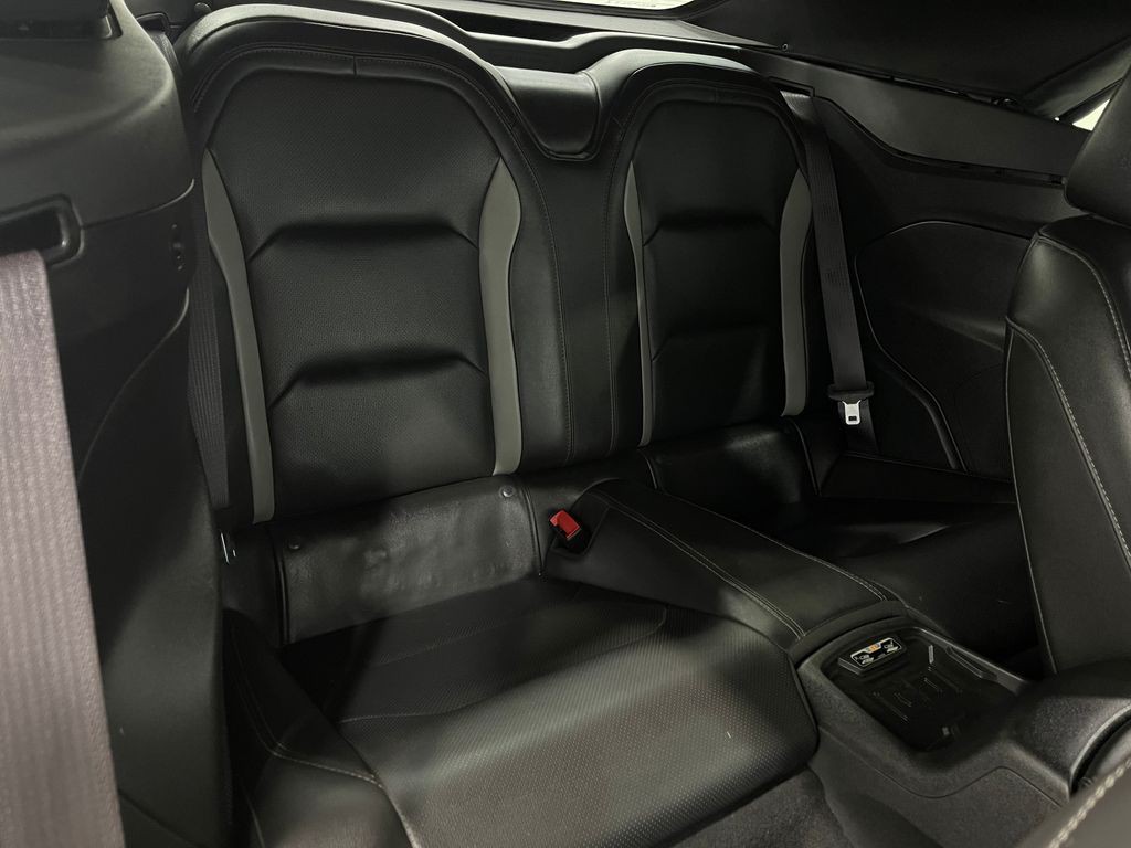 2017 Chevrolet Camaro Image 31