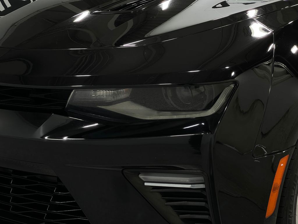 2017 Chevrolet Camaro Image 33