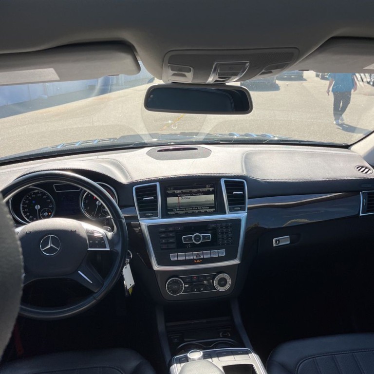 2016 Mercedes-Benz GL-Class Image 10