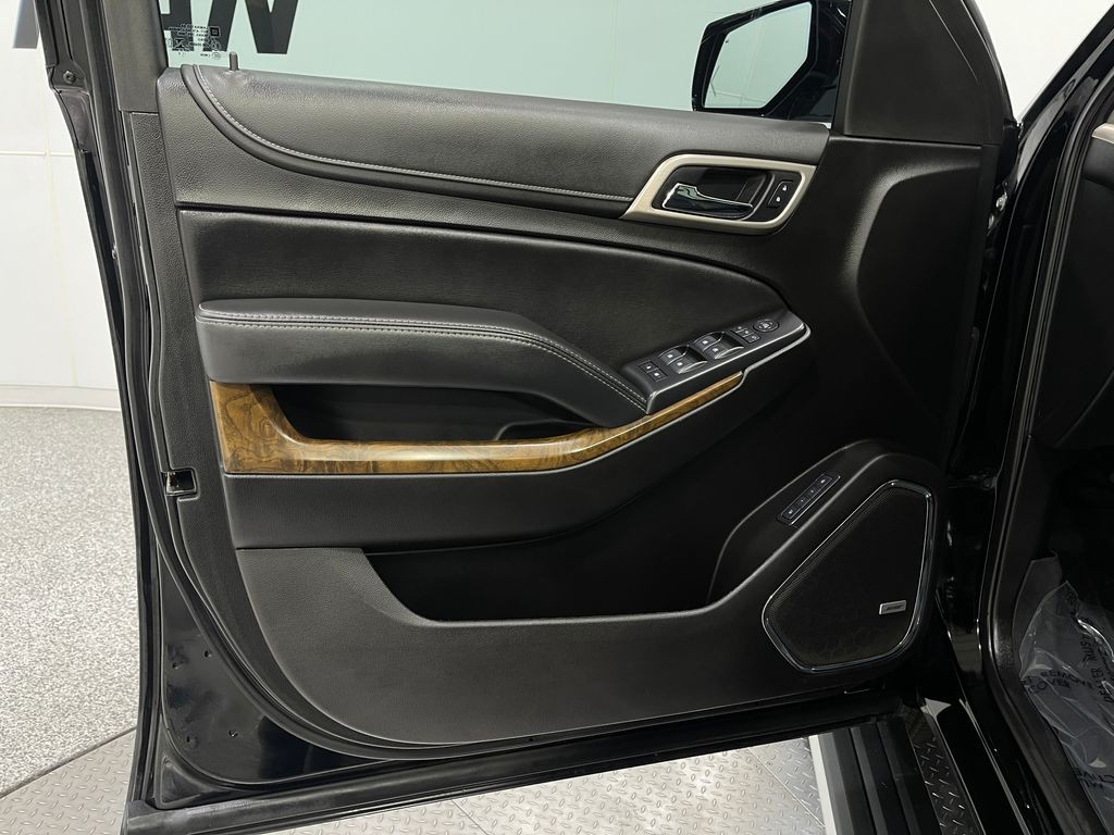 2019 GMC Yukon Image 16