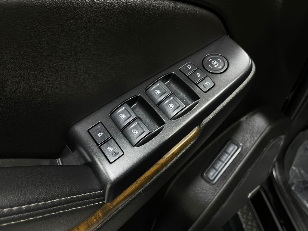 2019 GMC Yukon Image 17