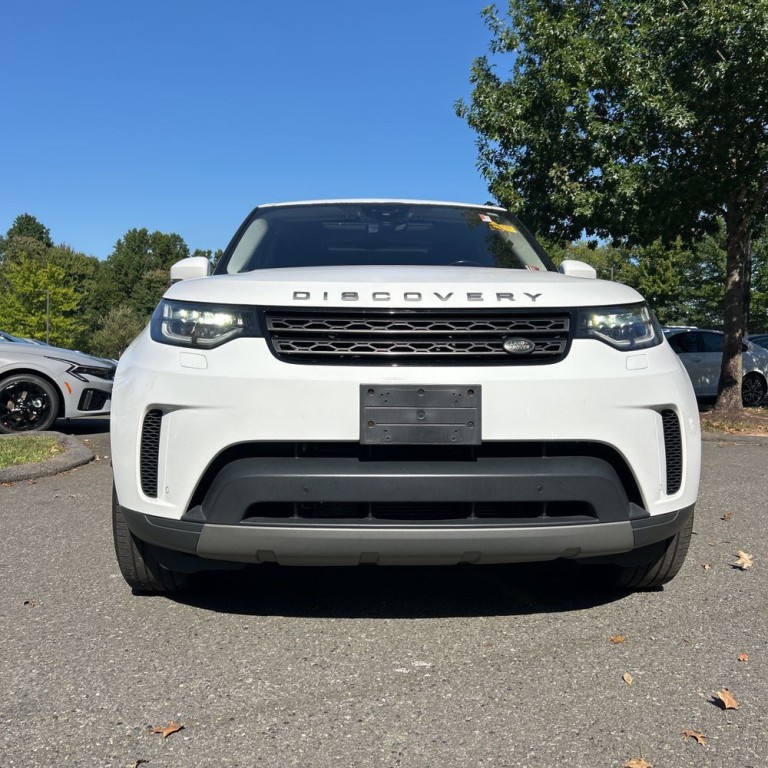 2017 Land Rover Discovery Image 2