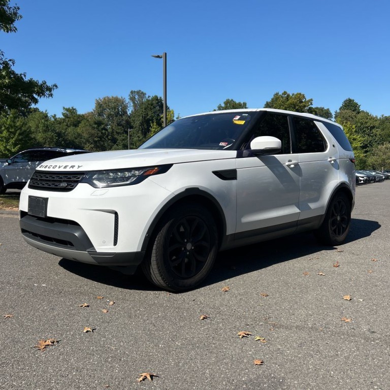 2017 Land Rover Discovery Image 3