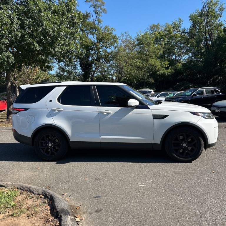2017 Land Rover Discovery Image 4