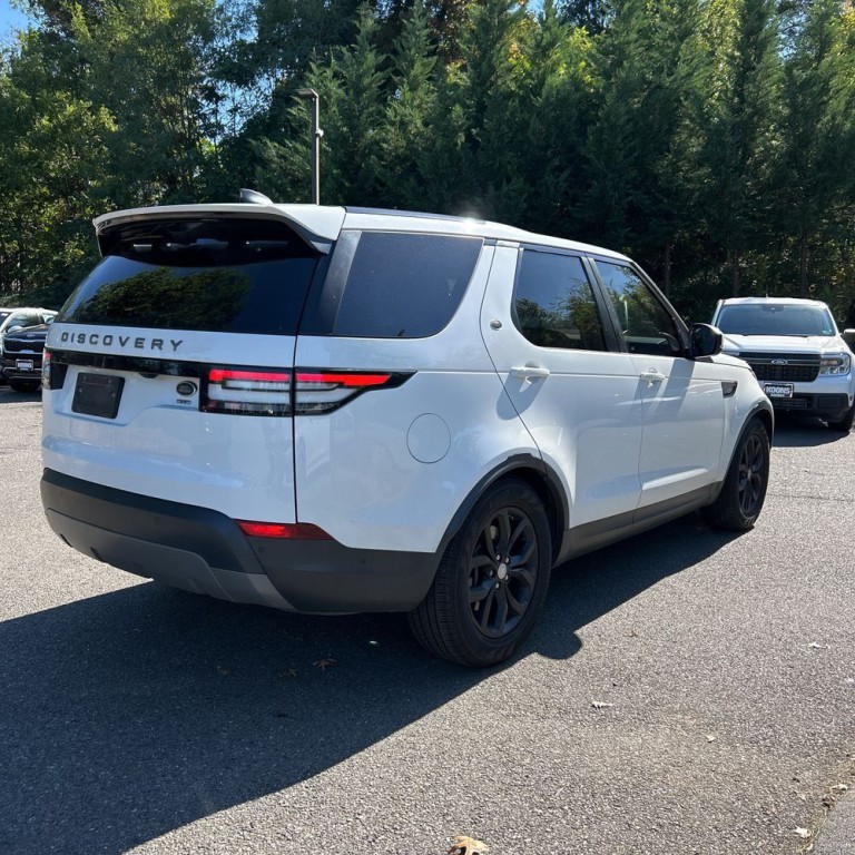 2017 Land Rover Discovery Image 6