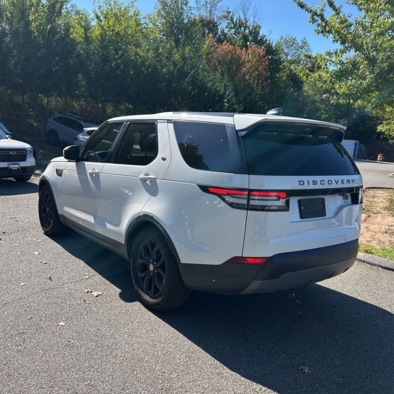 2017 Land Rover Discovery Image 7