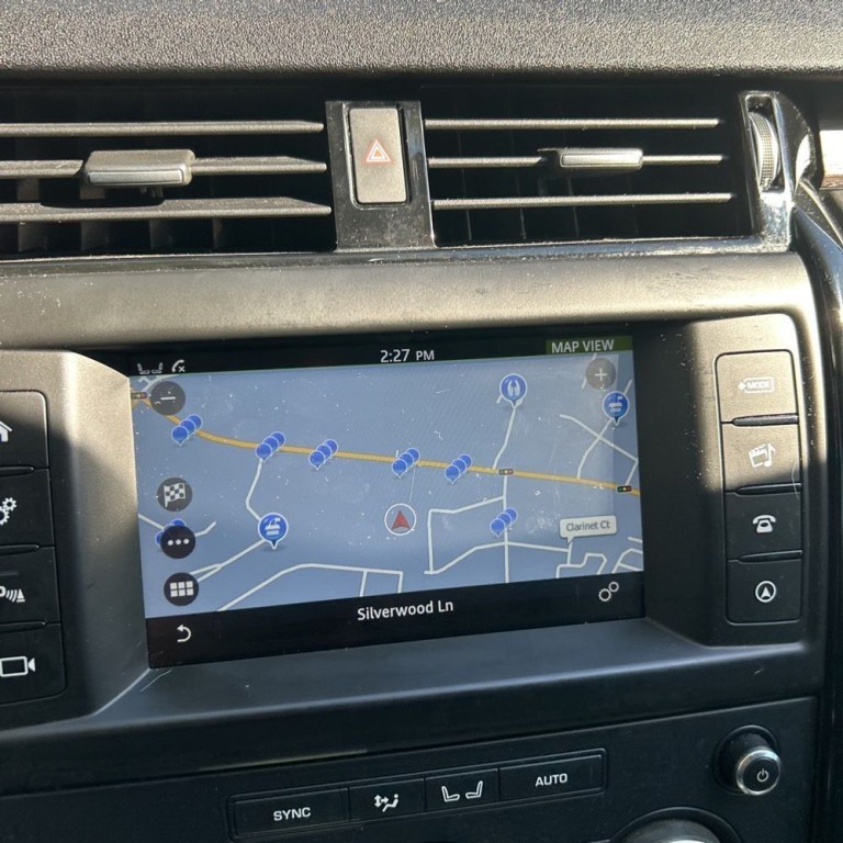 2017 Land Rover Discovery Image 13