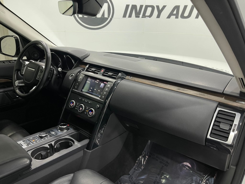 2017 Land Rover Discovery Image 20