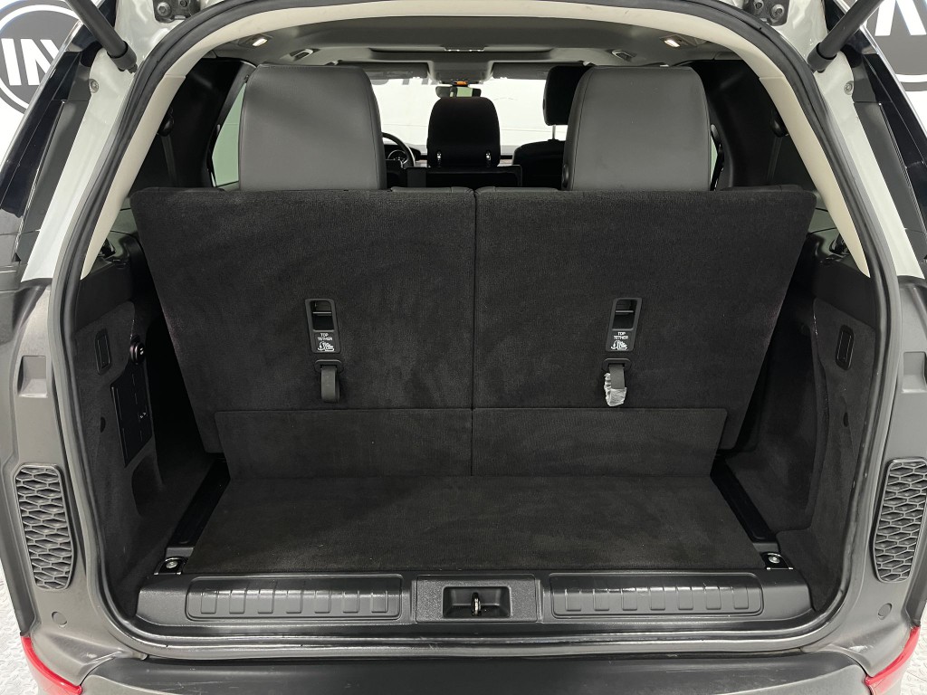 2017 Land Rover Discovery Image 28