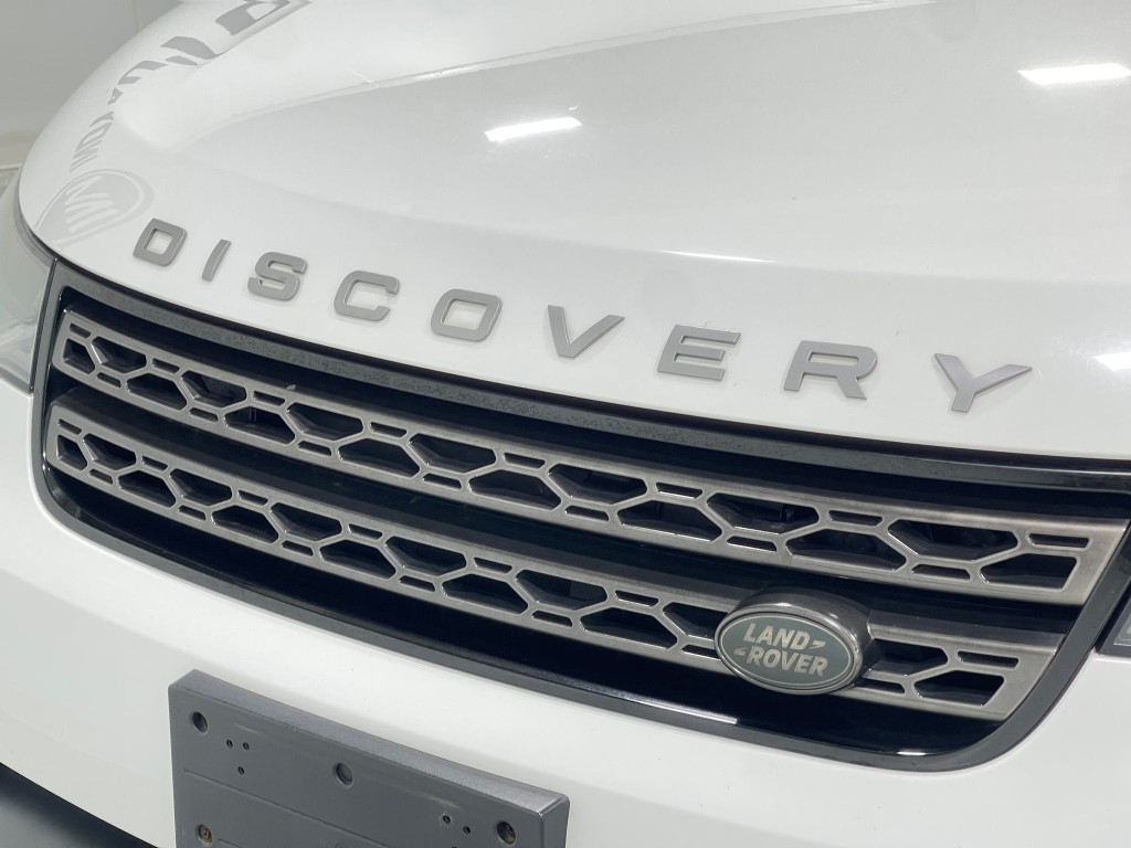 2017 Land Rover Discovery Image 40
