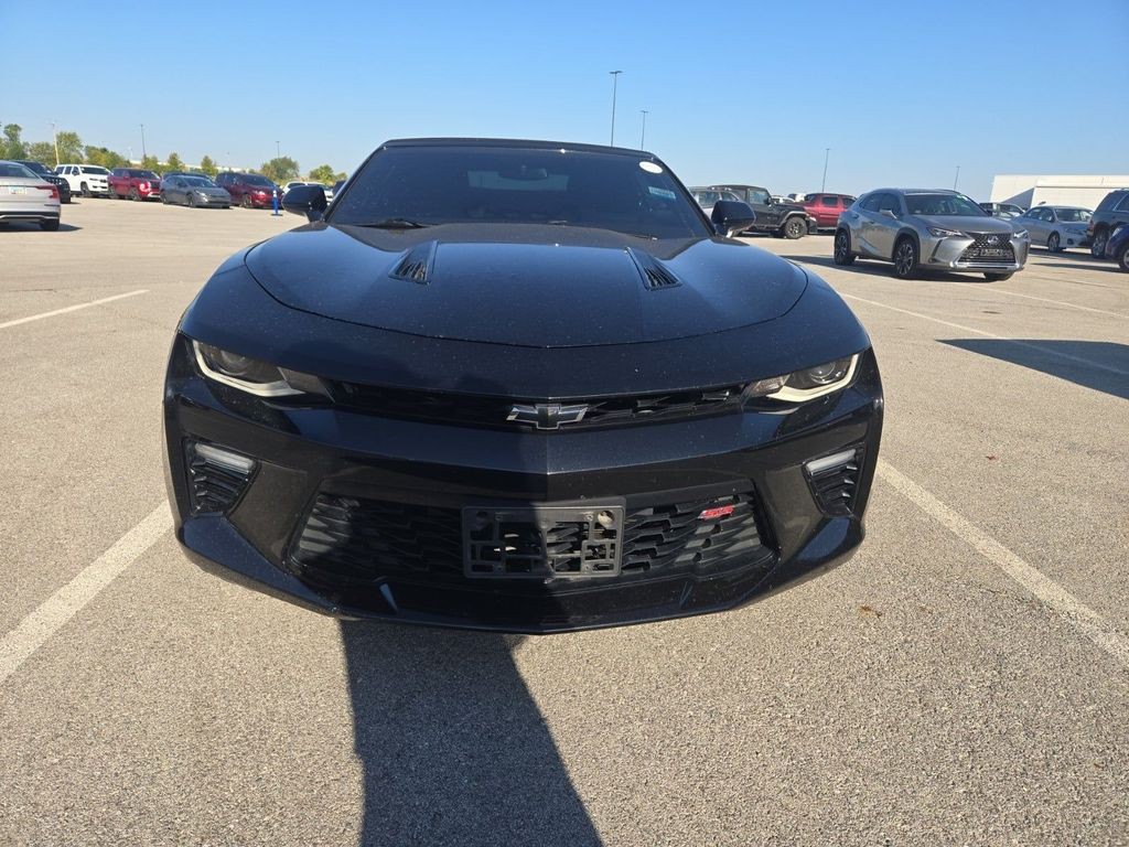 2017 Chevrolet Camaro Image 2