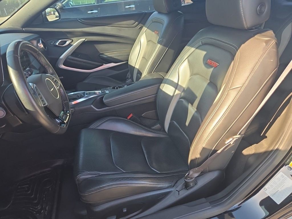 2017 Chevrolet Camaro Image 6