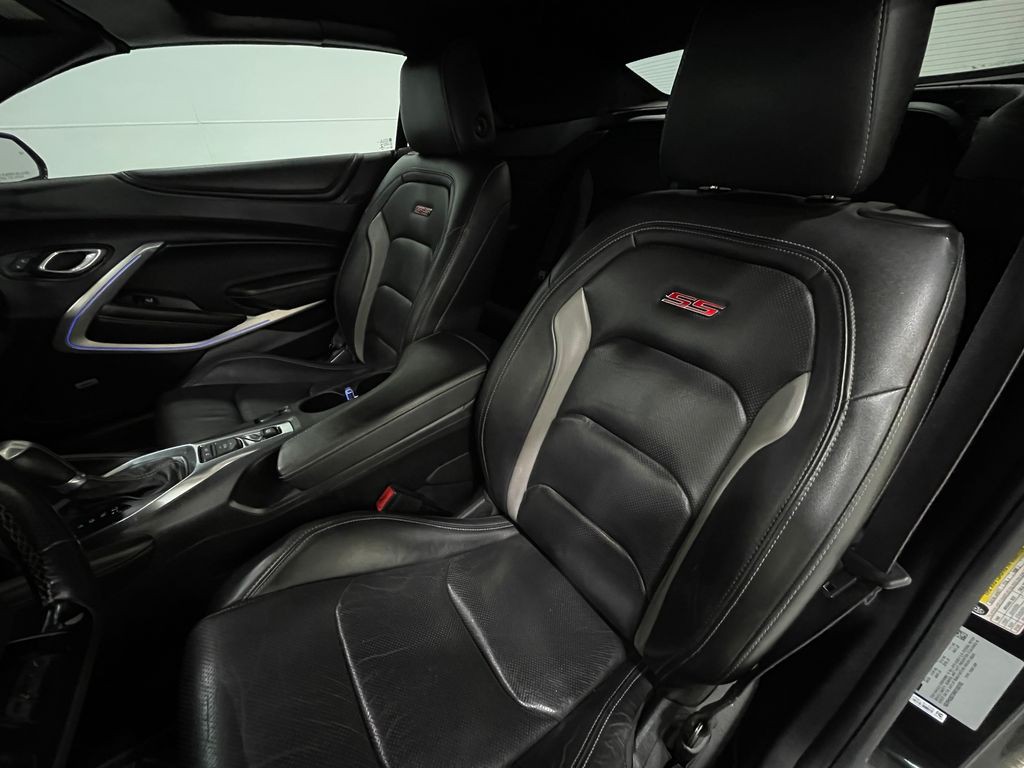 2017 Chevrolet Camaro Image 14