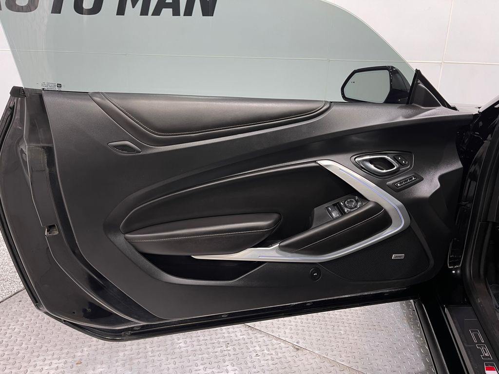 2017 Chevrolet Camaro Image 15