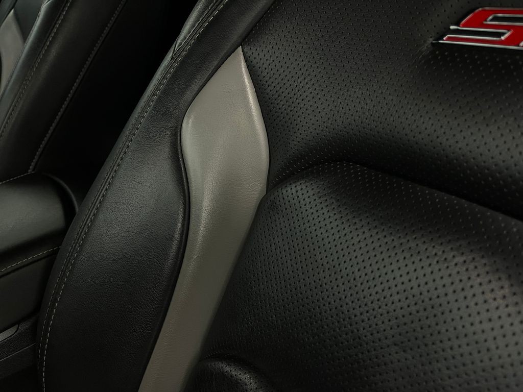 2017 Chevrolet Camaro Image 18