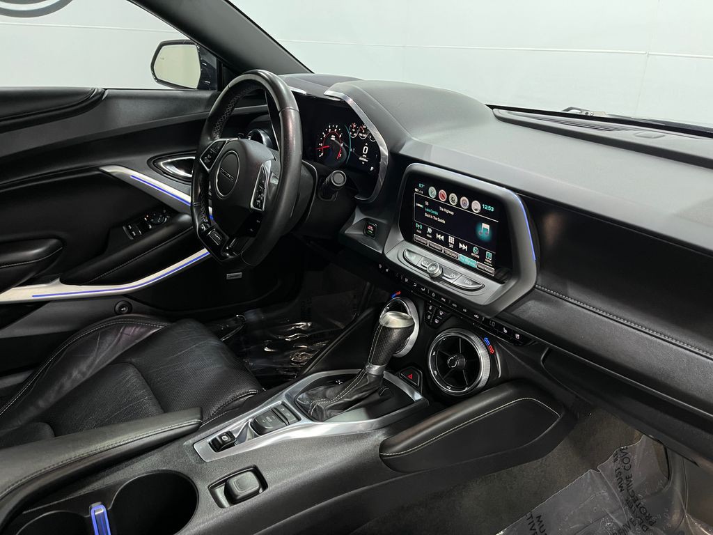 2017 Chevrolet Camaro Image 20