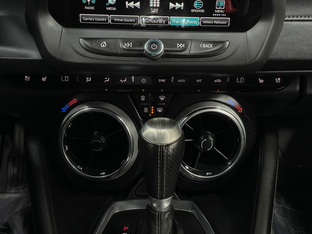2017 Chevrolet Camaro Image 25