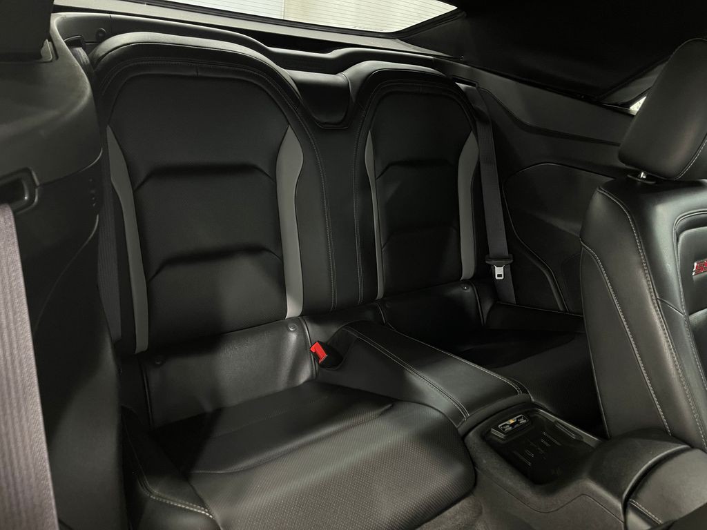 2017 Chevrolet Camaro Image 31