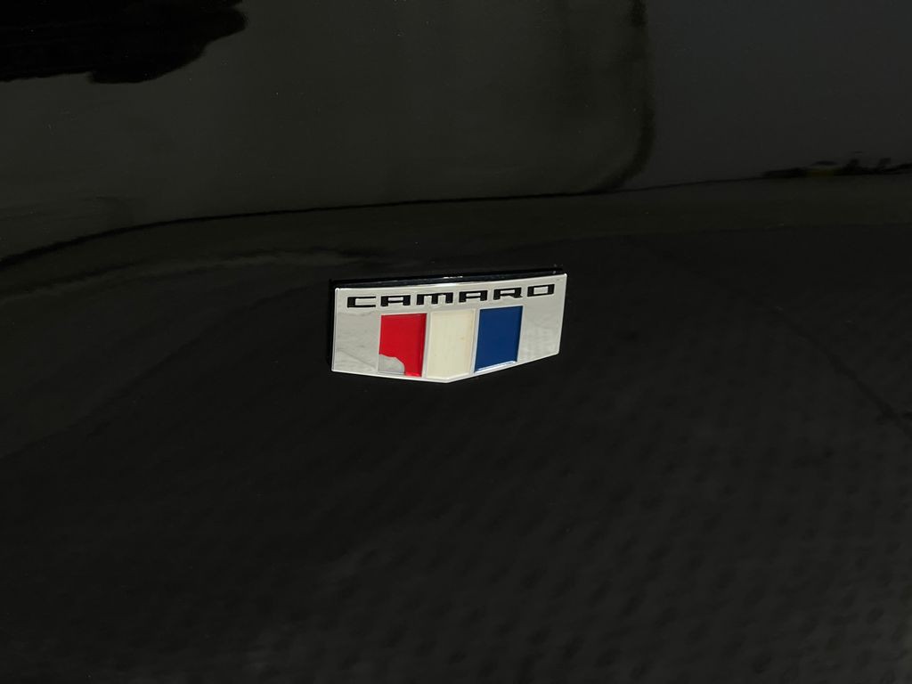 2017 Chevrolet Camaro Image 39