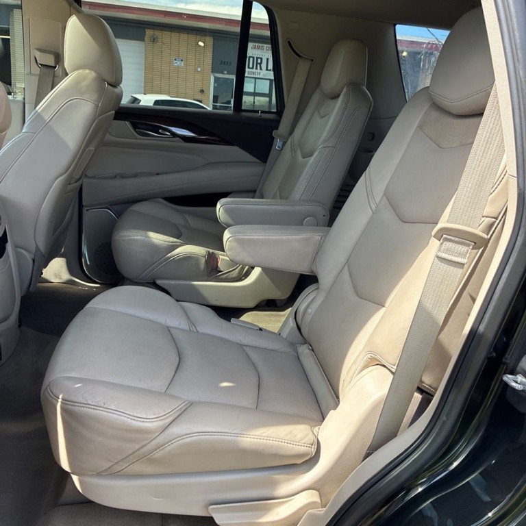 2016 Cadillac Escalade Image 12