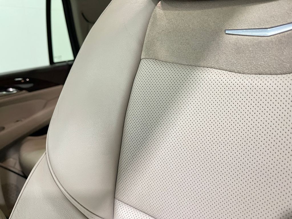 2016 Cadillac Escalade Image 20