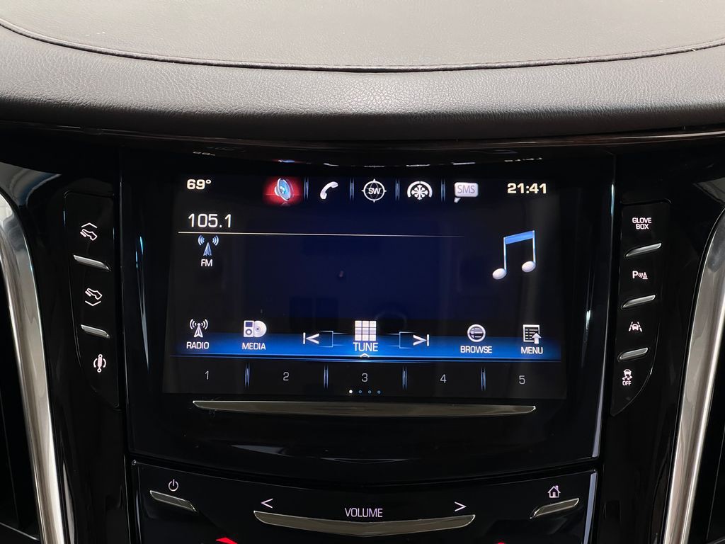 2016 Cadillac Escalade Image 26