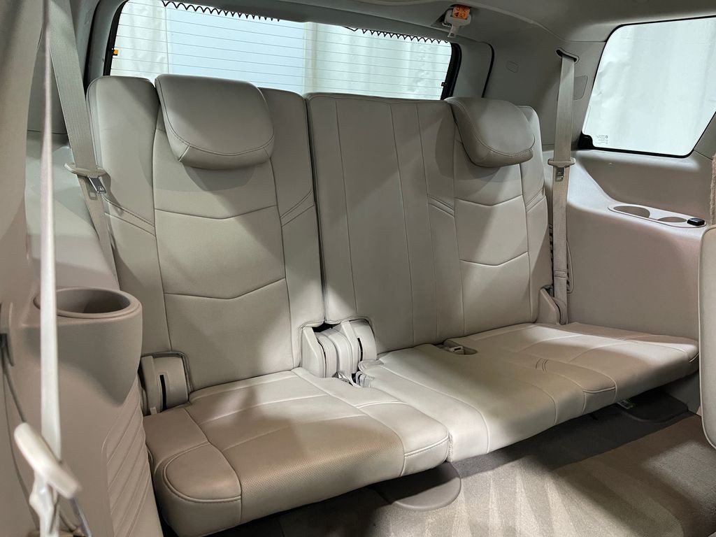 2016 Cadillac Escalade Image 34