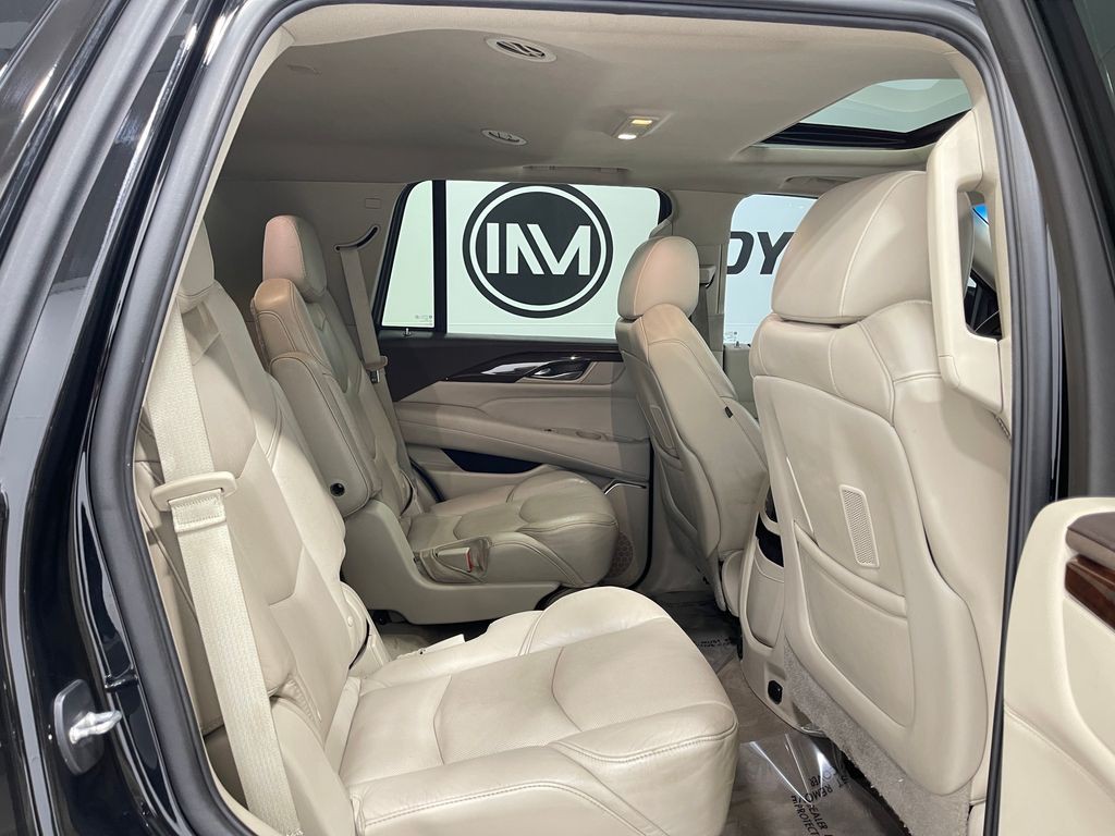 2016 Cadillac Escalade Image 35