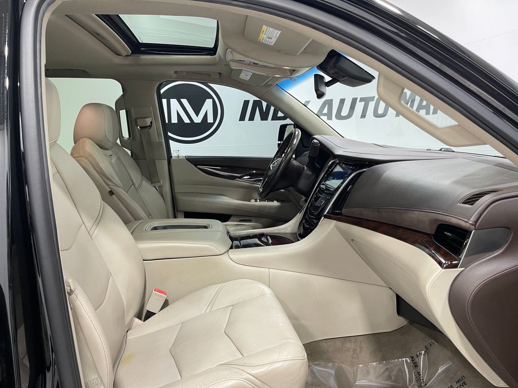 2016 Cadillac Escalade Image 36