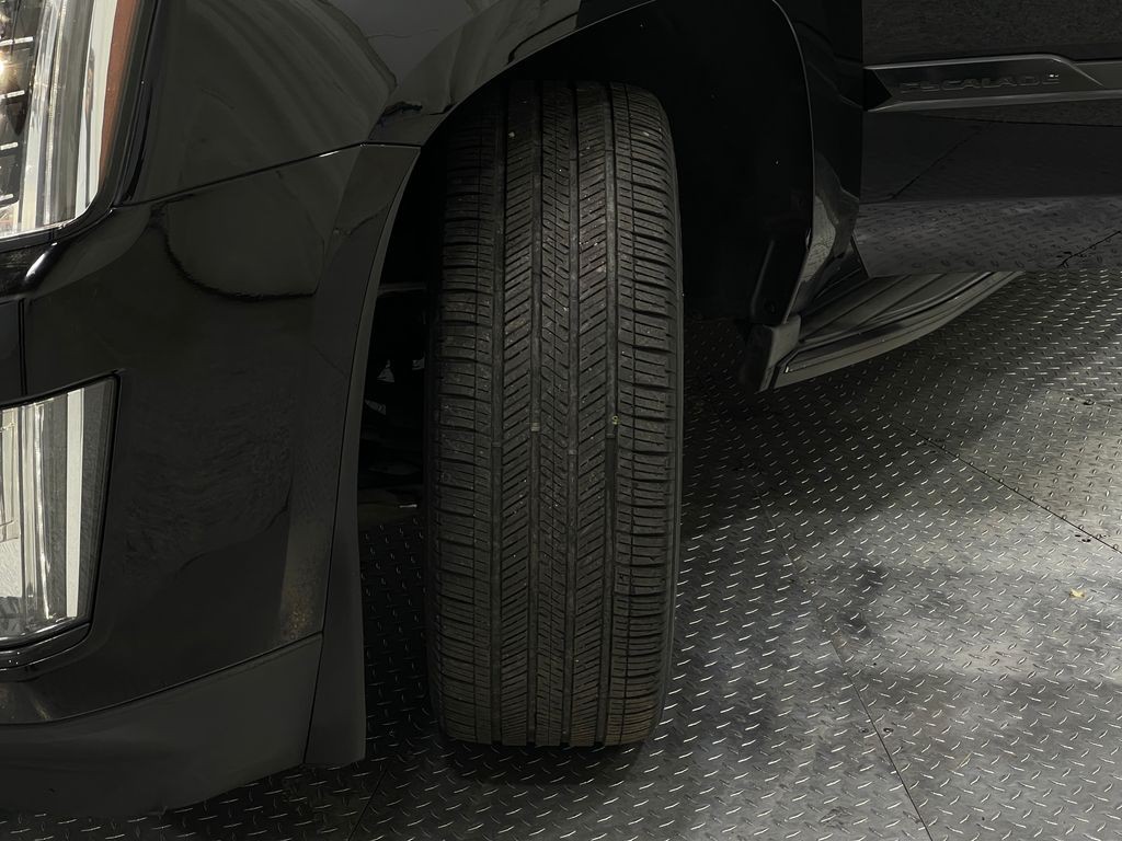 2016 Cadillac Escalade Image 38