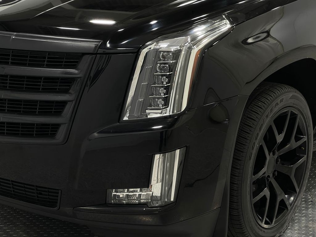 2016 Cadillac Escalade Image 40