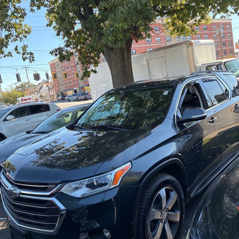 2019 Chevrolet Traverse Image 2