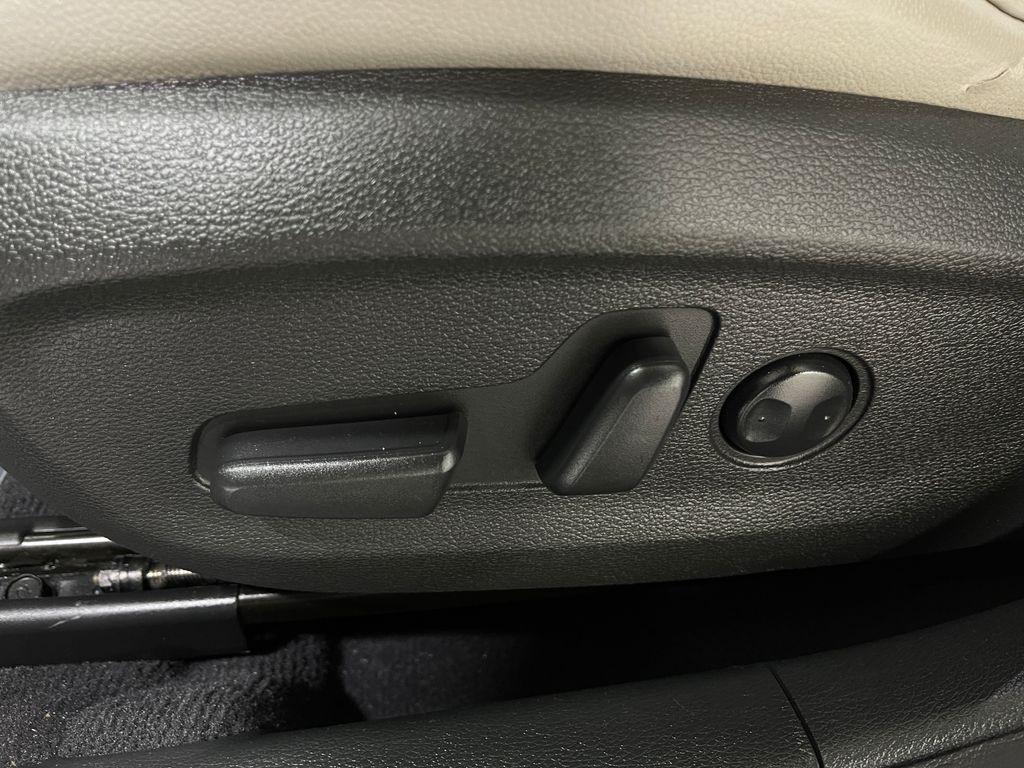 2017 Hyundai Sonata Image 16