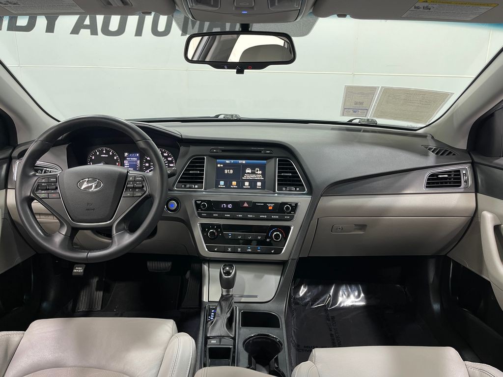 2017 Hyundai Sonata Image 18