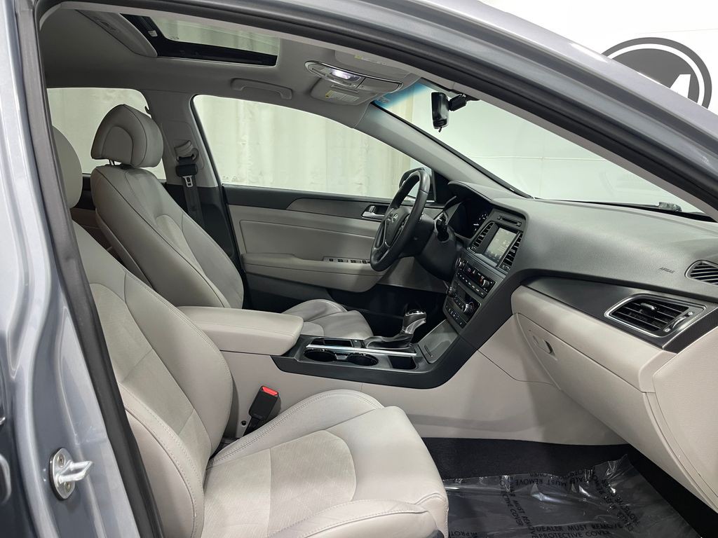 2017 Hyundai Sonata Image 31