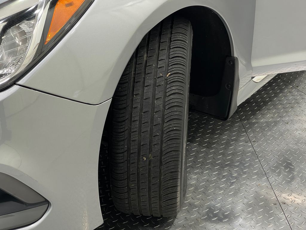 2017 Hyundai Sonata Image 35
