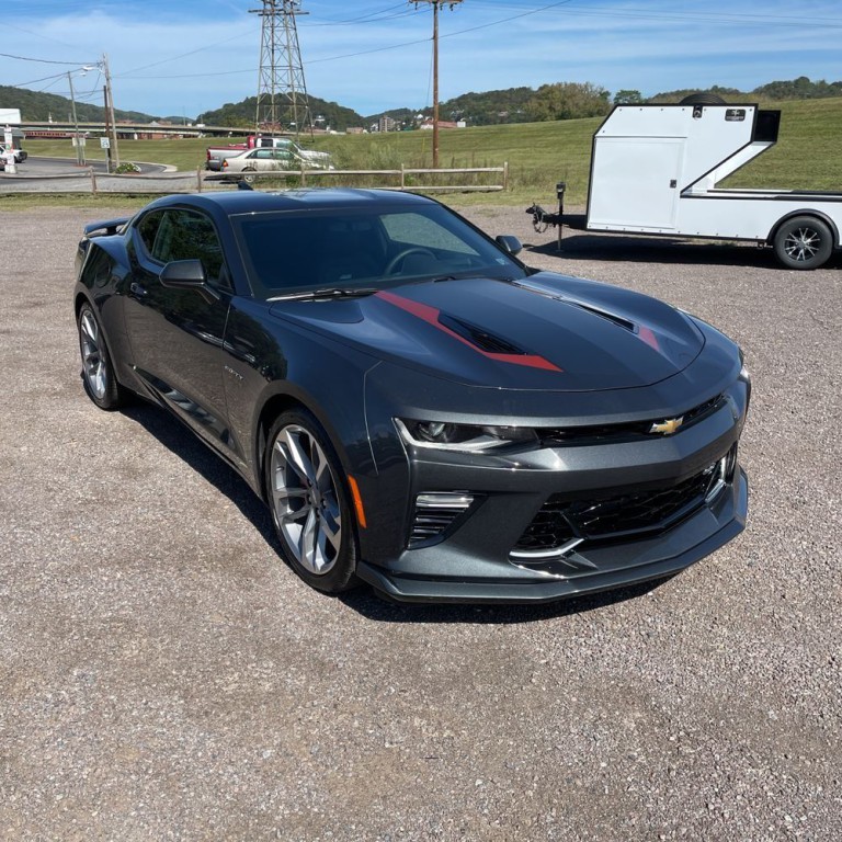2017 Chevrolet Camaro Image 1