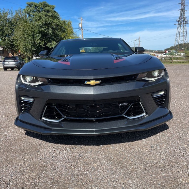 2017 Chevrolet Camaro Image 2
